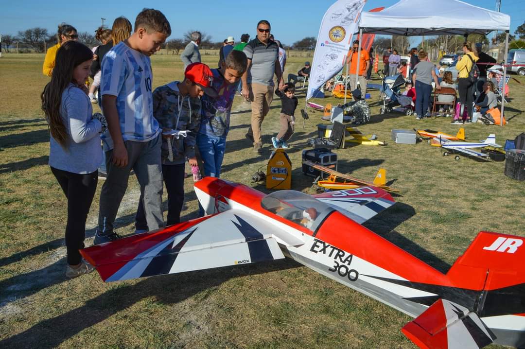 La Agrupación Aeromodelista Santa llevó la del Aeromodelismo a La Pampa. – Federación Argentina de Aeromodelismo